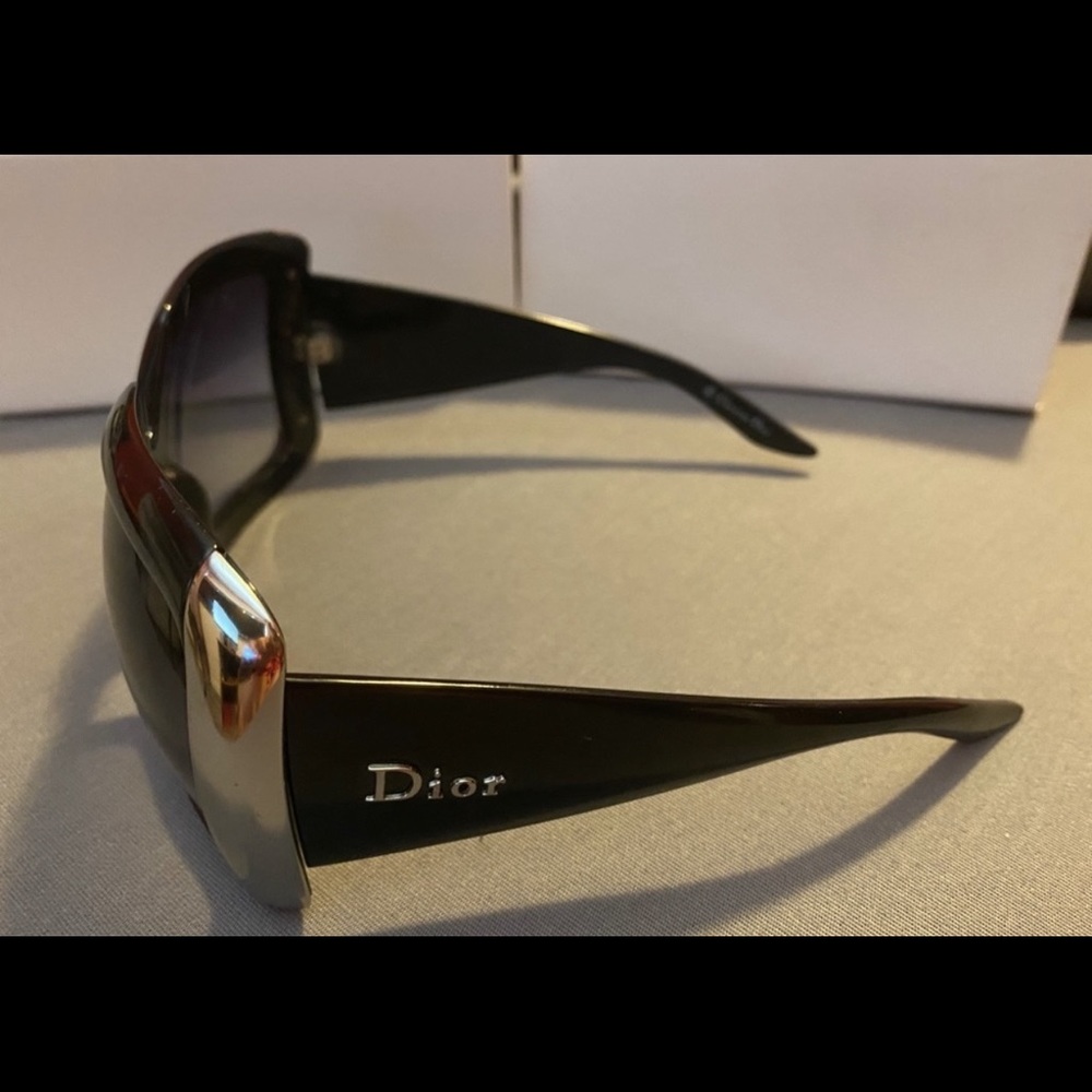 Dior square black sunglasses with silver accent❣️